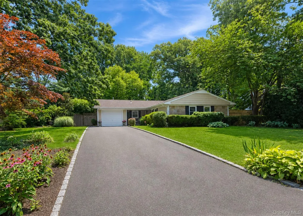 19 Pennaquid Road Coram, NY 11727