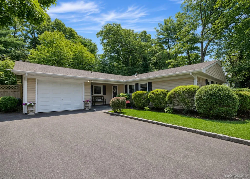 19 Pennaquid Road Coram, NY 11727