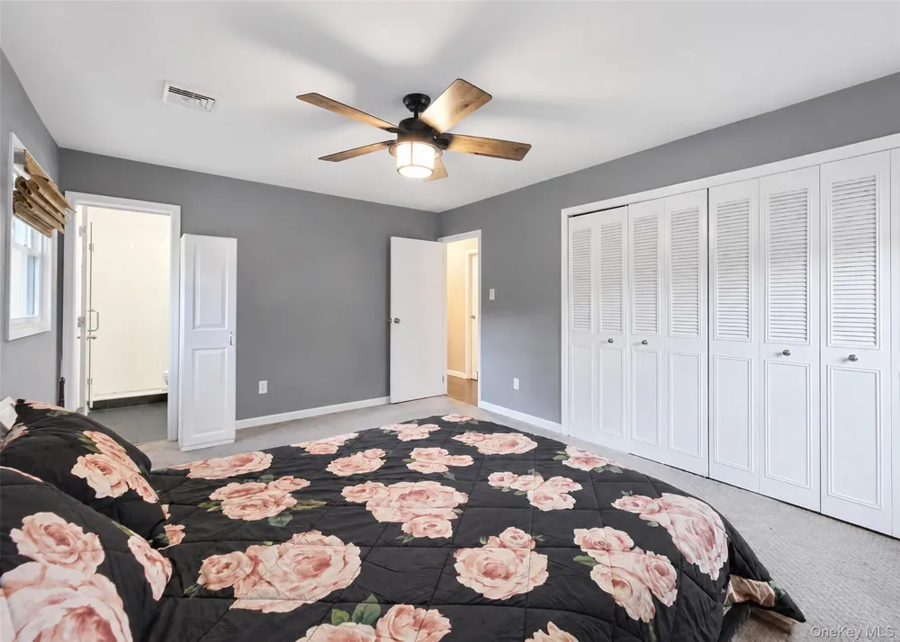 19 Pennaquid Road Coram, NY 11727