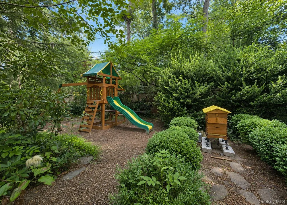 19 Pennaquid Road Coram, NY 11727