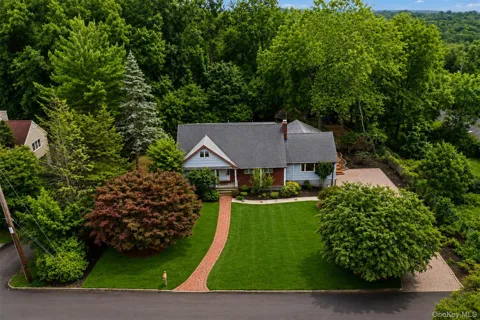 11 Hillside Court