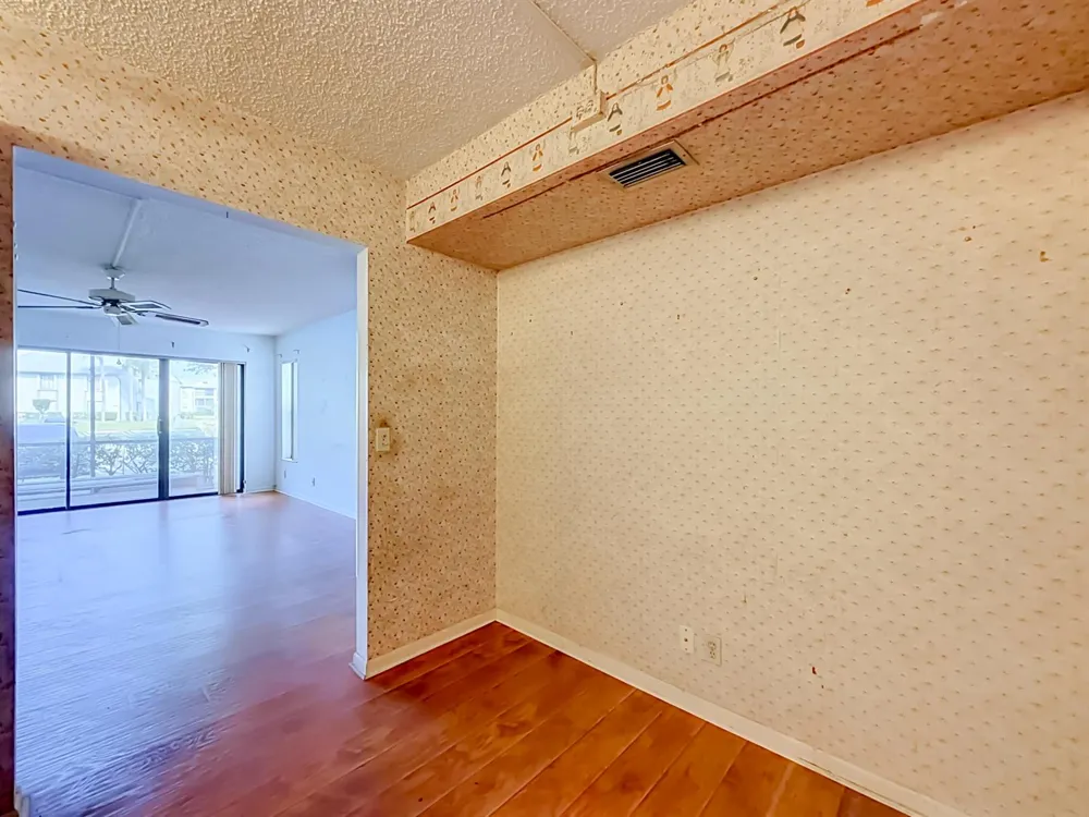 1104 GREEN PINE #E1 West Palm Beach, FL 33409