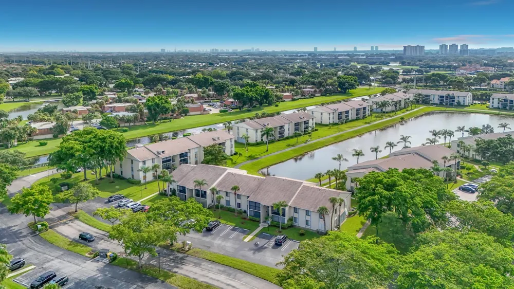 1104 GREEN PINE #E1 West Palm Beach, FL 33409