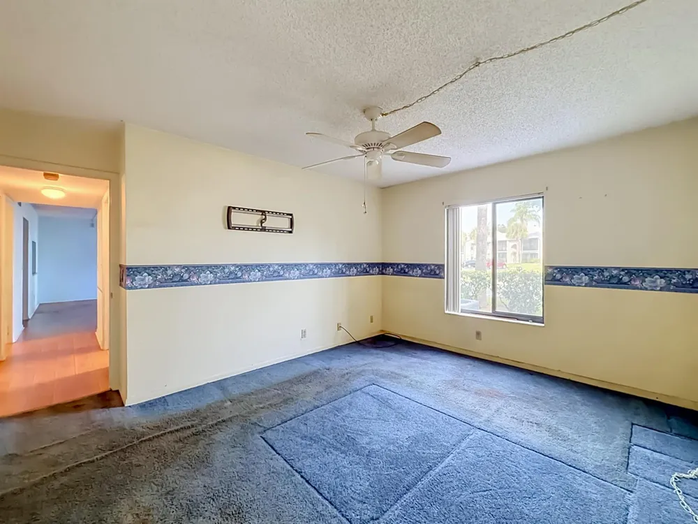 1104 GREEN PINE #E1 West Palm Beach, FL 33409