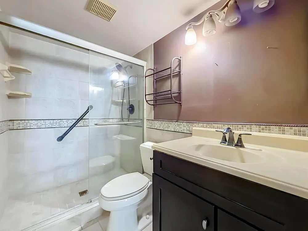 1104 GREEN PINE #E1 West Palm Beach, FL 33409
