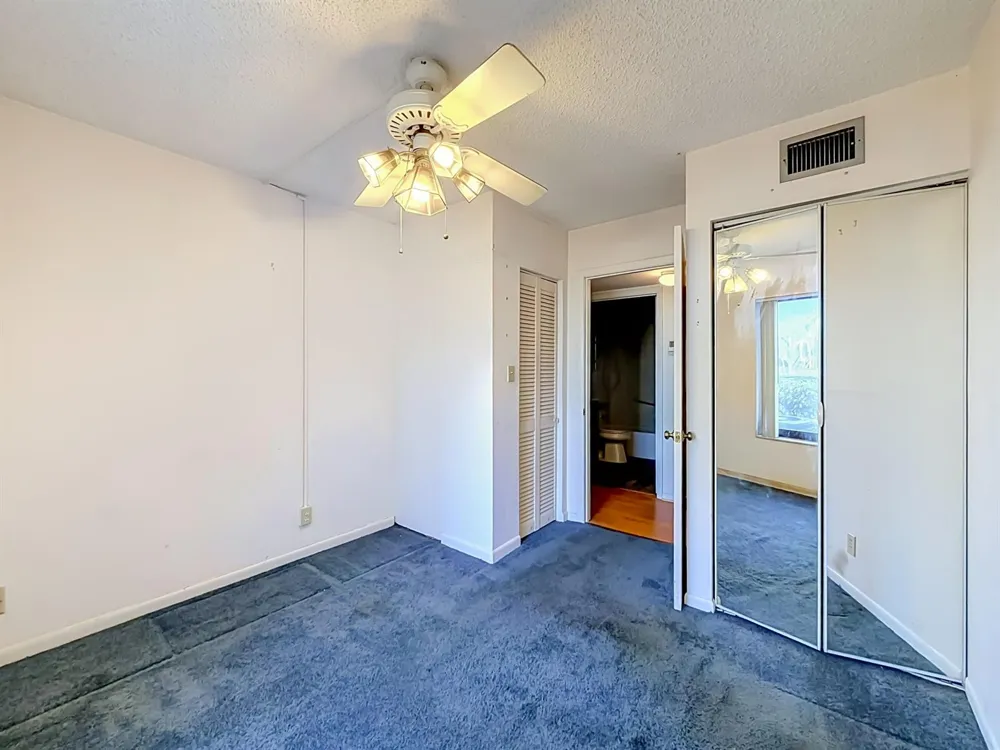 1104 GREEN PINE #E1 West Palm Beach, FL 33409