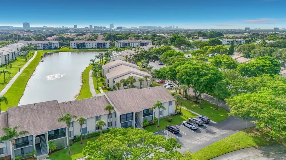 1104 GREEN PINE #E1 West Palm Beach, FL 33409