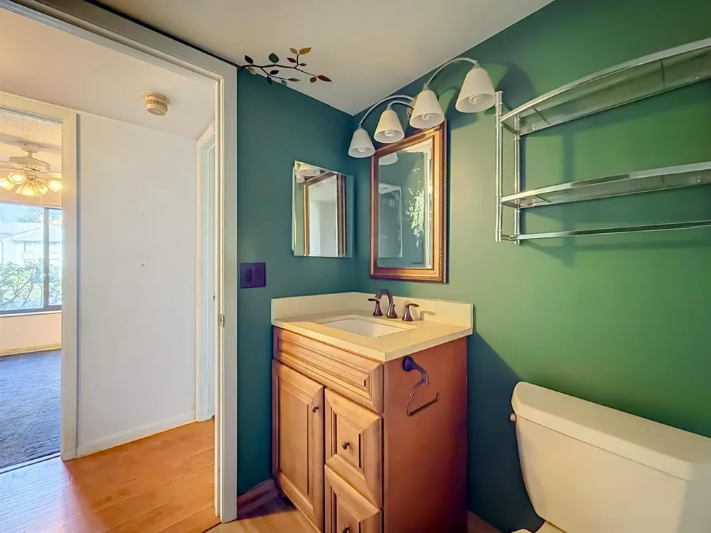 1104 GREEN PINE #E1 West Palm Beach, FL 33409