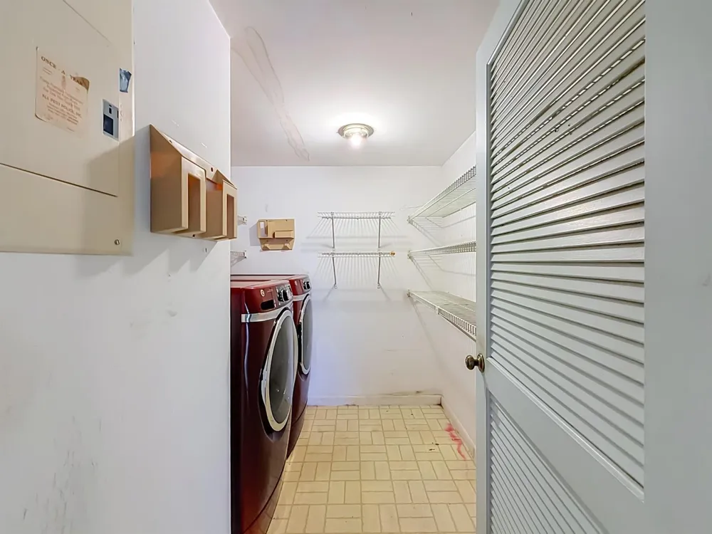 1104 GREEN PINE #E1 West Palm Beach, FL 33409