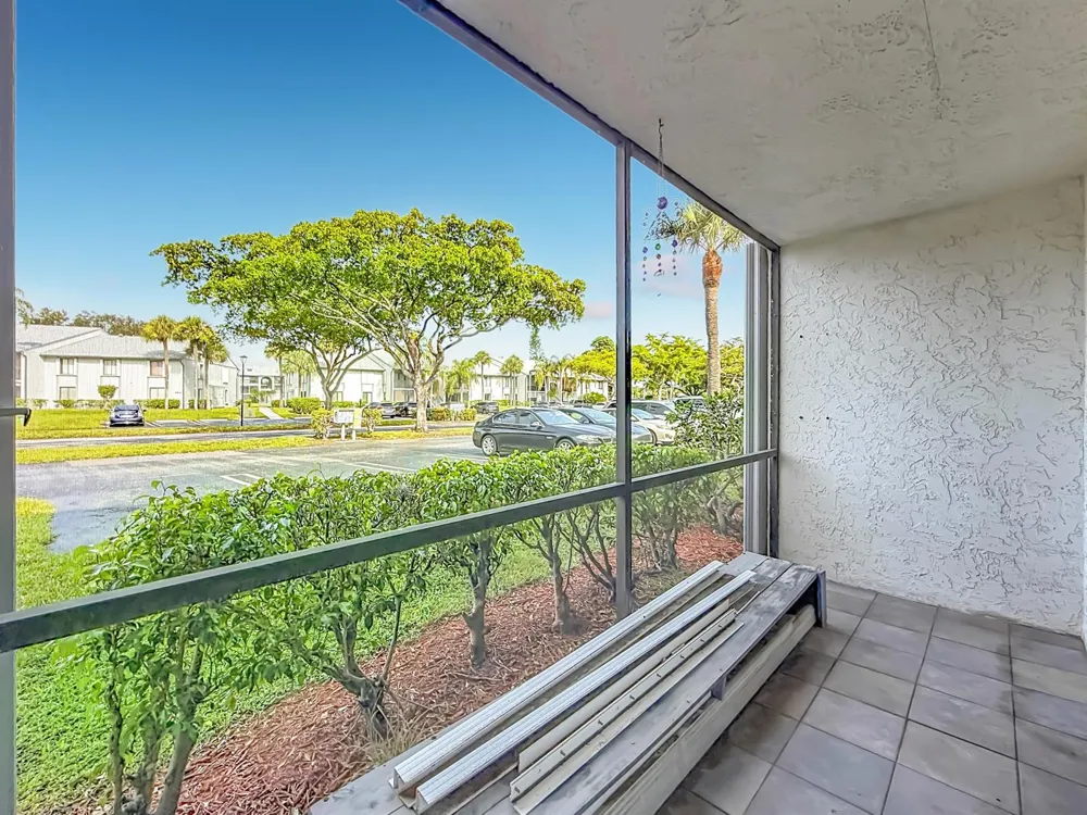 1104 GREEN PINE #E1 West Palm Beach, FL 33409