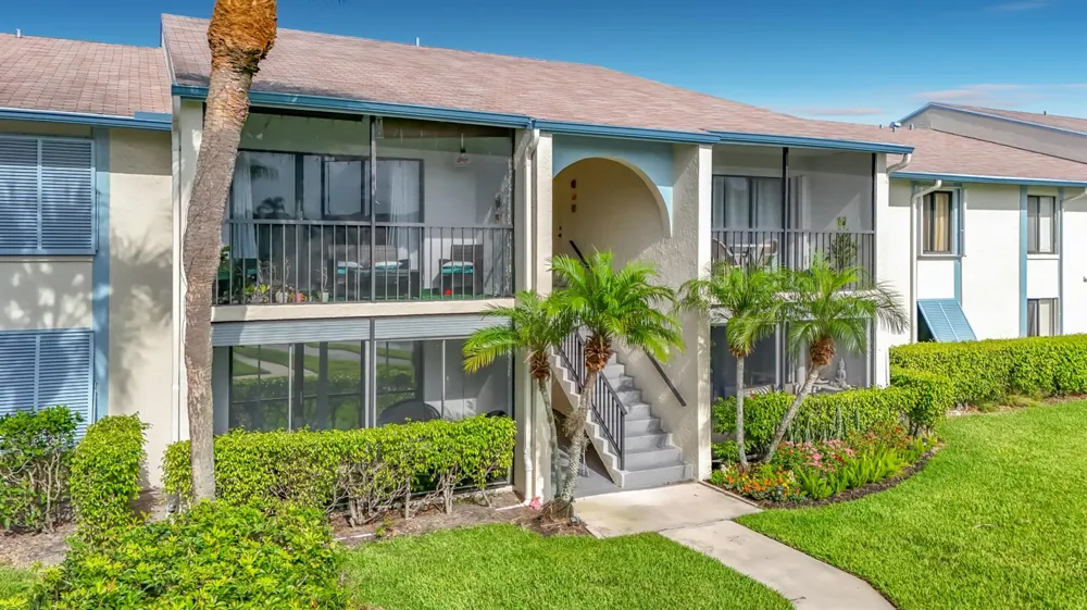 1104 GREEN PINE #E1 West Palm Beach, FL 33409