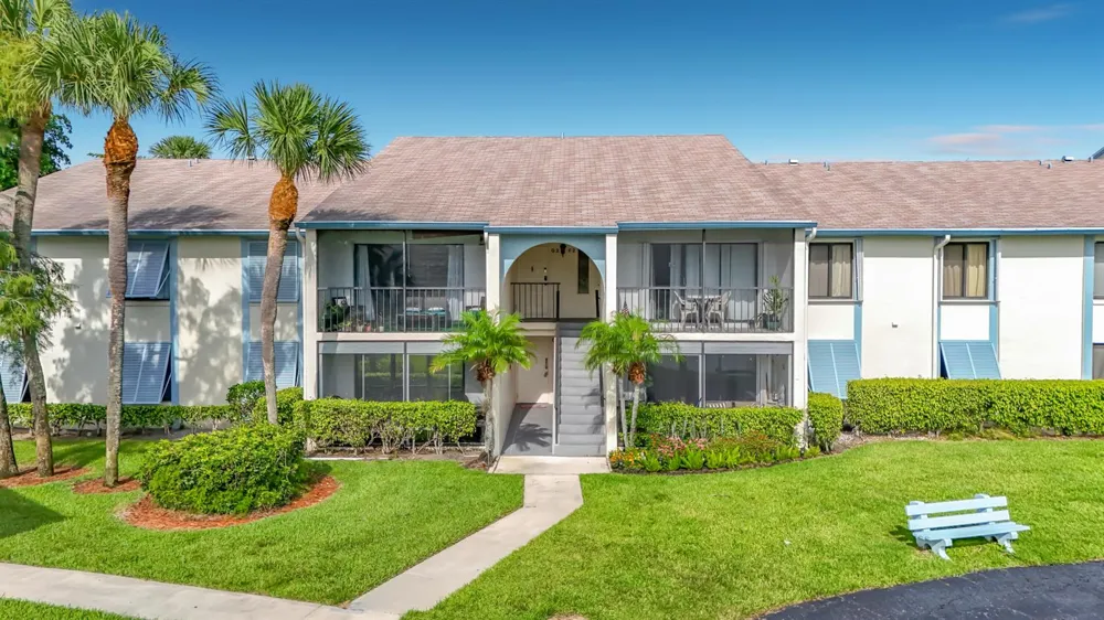1104 GREEN PINE #E1 West Palm Beach, FL 33409