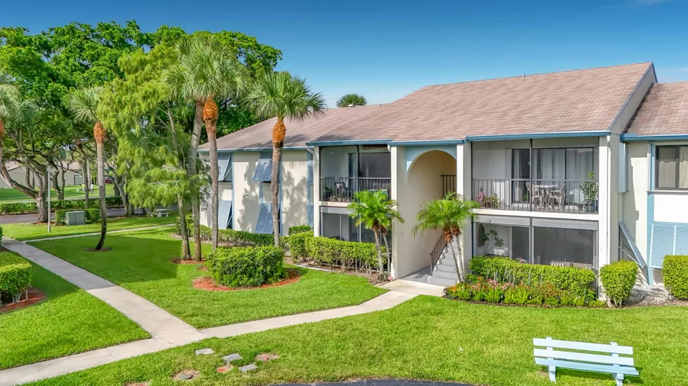1104 GREEN PINE #E1 West Palm Beach, FL 33409