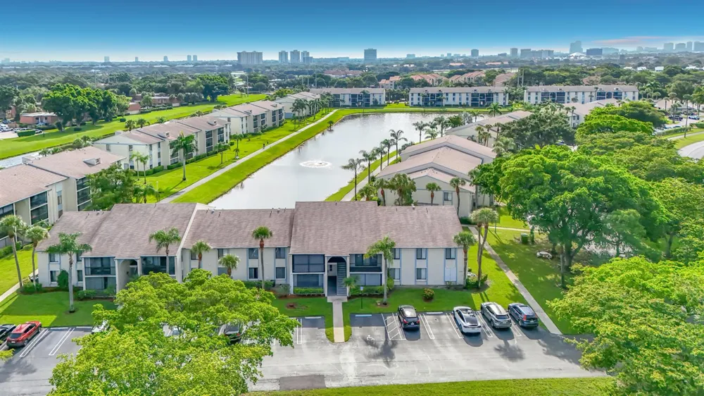 1104 GREEN PINE #E1 West Palm Beach, FL 33409