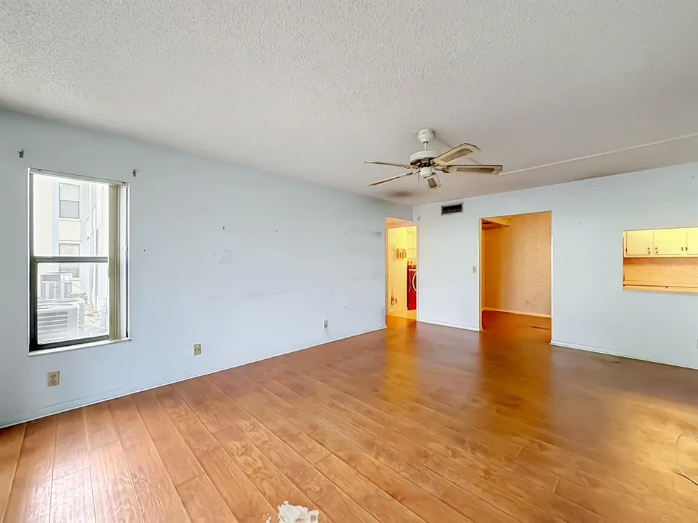 1104 GREEN PINE #E1 West Palm Beach, FL 33409