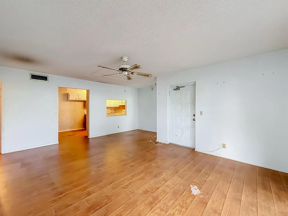 1104 GREEN PINE #E1 West Palm Beach, FL 33409