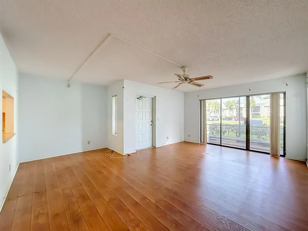 1104 GREEN PINE #E1 West Palm Beach, FL 33409