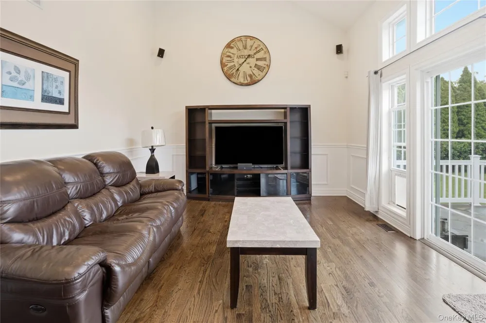 4 Wood Hollow Drive Westhampton, NY 11977