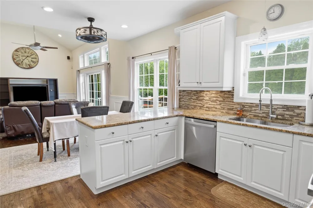 4 Wood Hollow Drive Westhampton, NY 11977