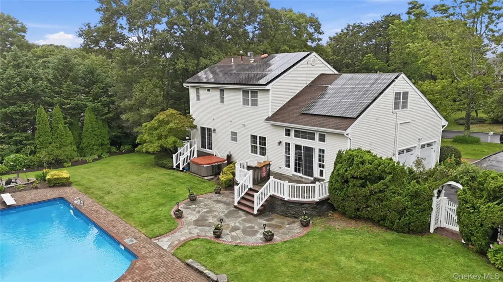 4 Wood Hollow Drive Westhampton, NY 11977