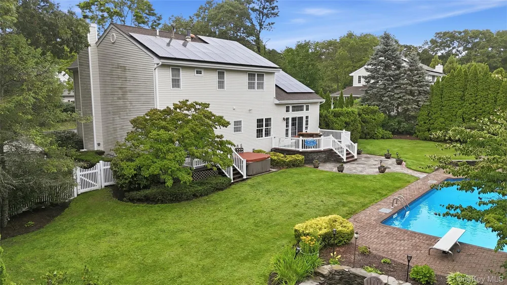 4 Wood Hollow Drive Westhampton, NY 11977