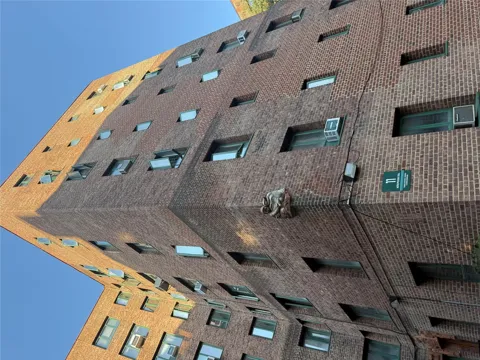 11 metropolitan Oval #7B