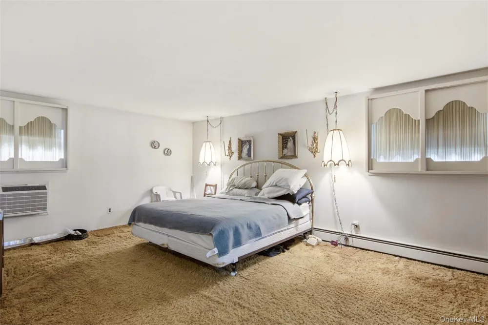 4 Smithtown Crescent Smithtown, NY 11787