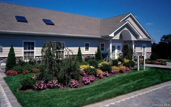 17 Horizon View Drive #17 Farmingville, NY 11738