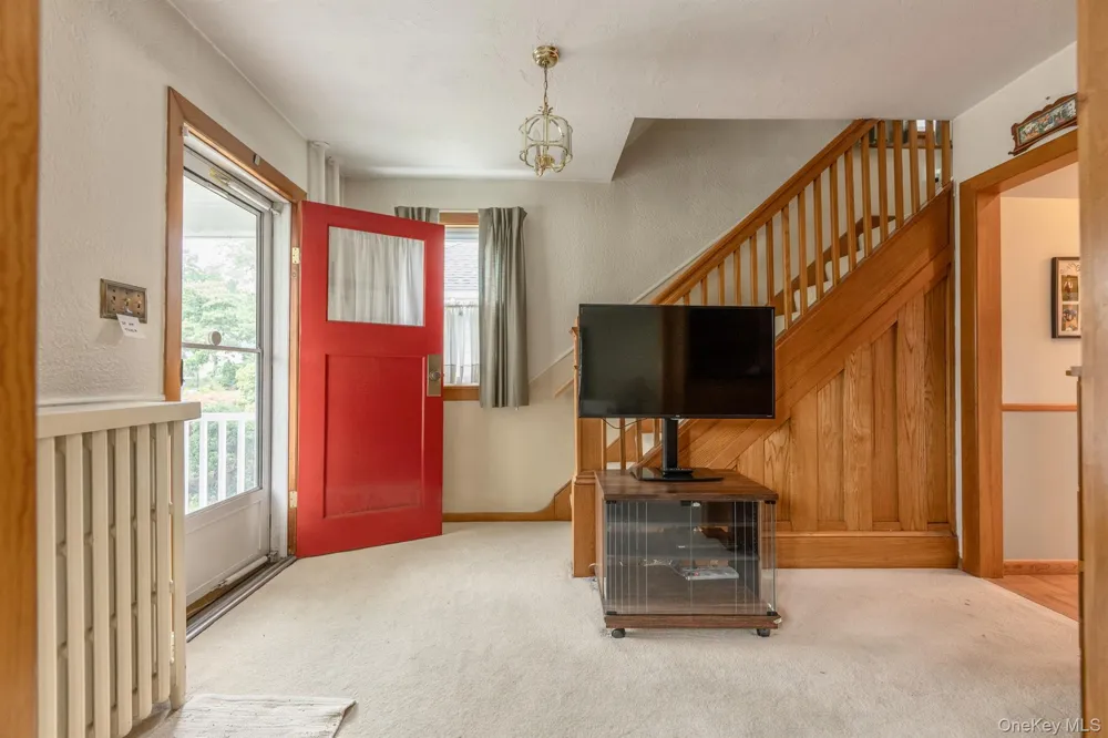 284 Clifton Avenue Kingston, NY 12401