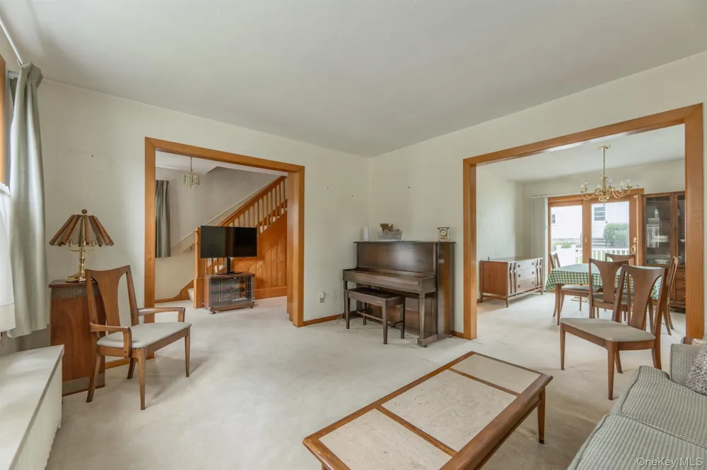 284 Clifton Avenue Kingston, NY 12401