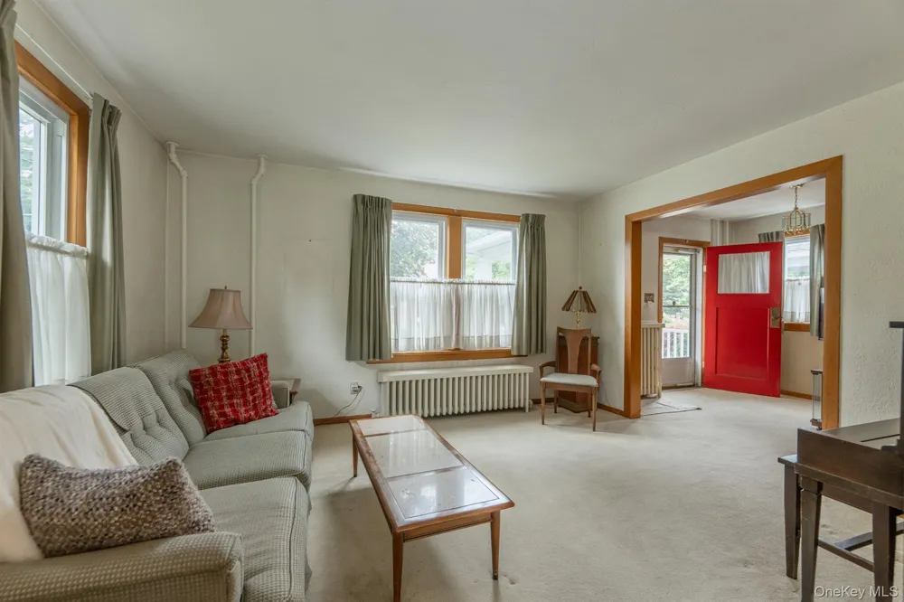 284 Clifton Avenue Kingston, NY 12401