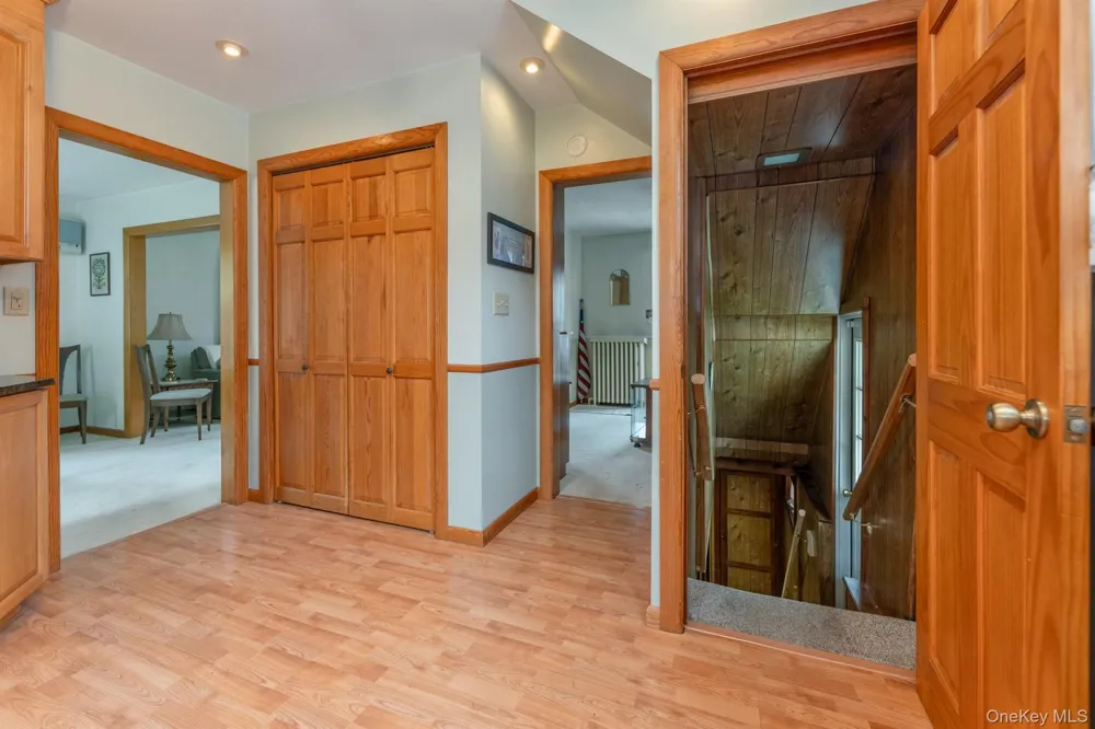 284 Clifton Avenue Kingston, NY 12401