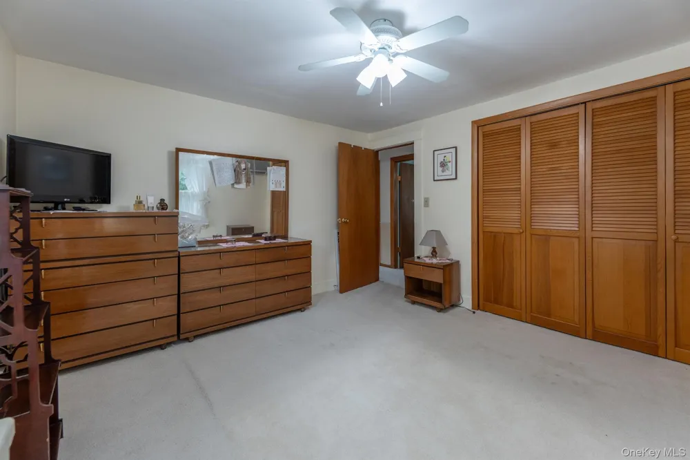 284 Clifton Avenue Kingston, NY 12401