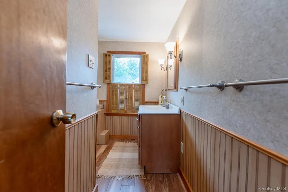 284 Clifton Avenue Kingston, NY 12401