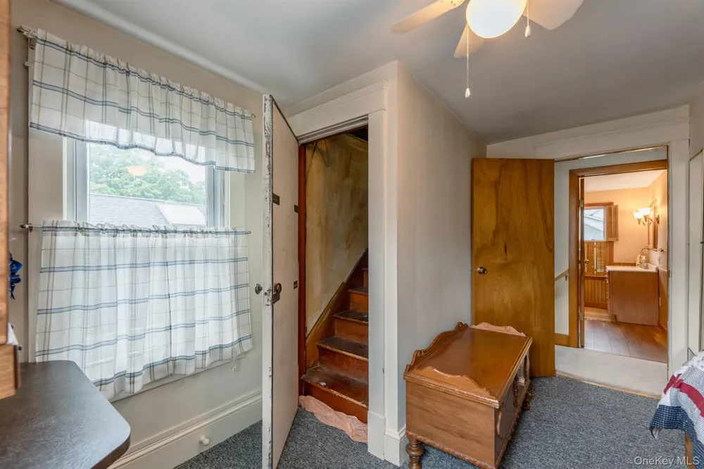 284 Clifton Avenue Kingston, NY 12401