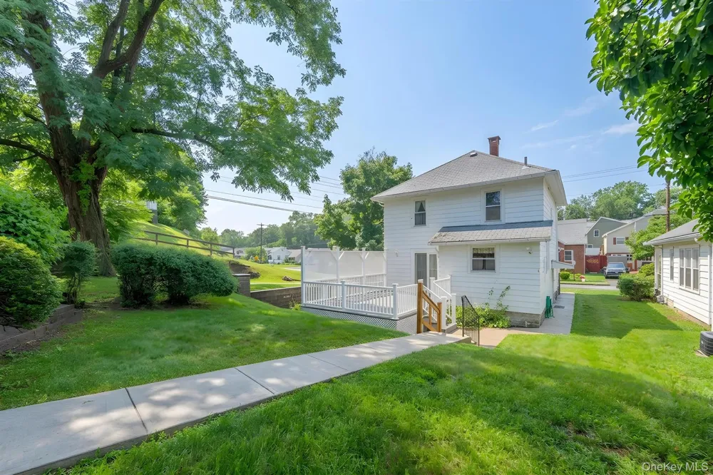 284 Clifton Avenue Kingston, NY 12401