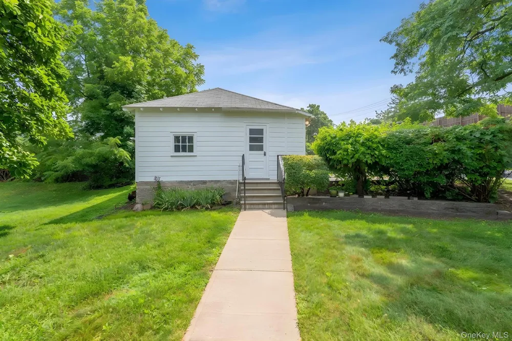 284 Clifton Avenue Kingston, NY 12401