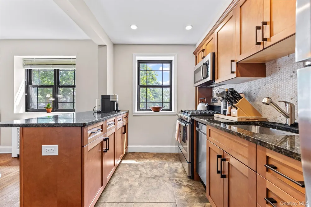 20 Manchester Road #2L Eastchester, NY 10709