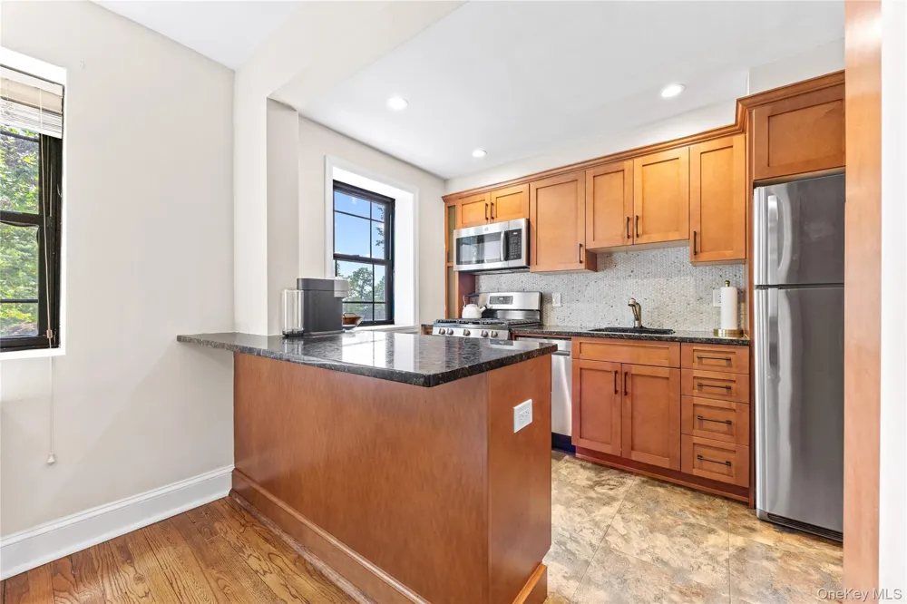 20 Manchester Road #2L Eastchester, NY 10709