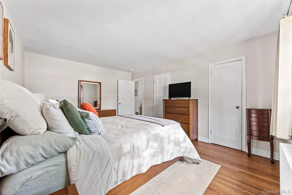 20 Manchester Road #2L Eastchester, NY 10709