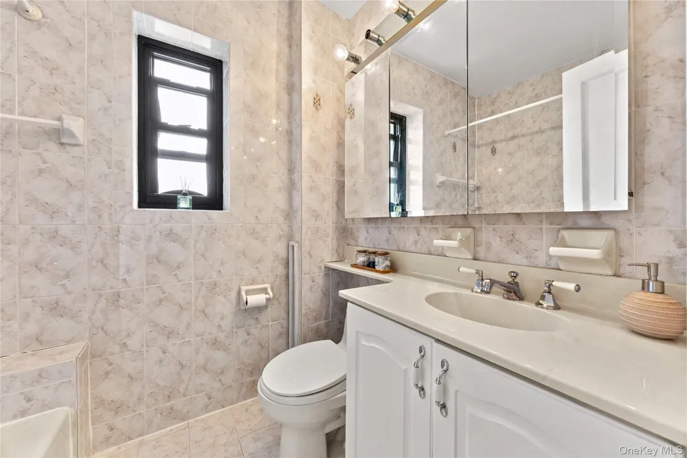 20 Manchester Road #2L Eastchester, NY 10709
