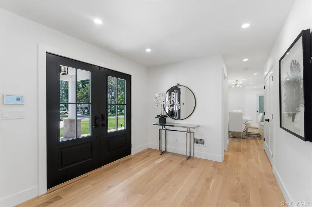 31 Saw Mill Road Cold Spring Harbor, NY 11724