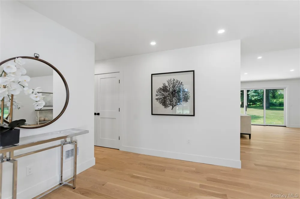 31 Saw Mill Road Cold Spring Harbor, NY 11724