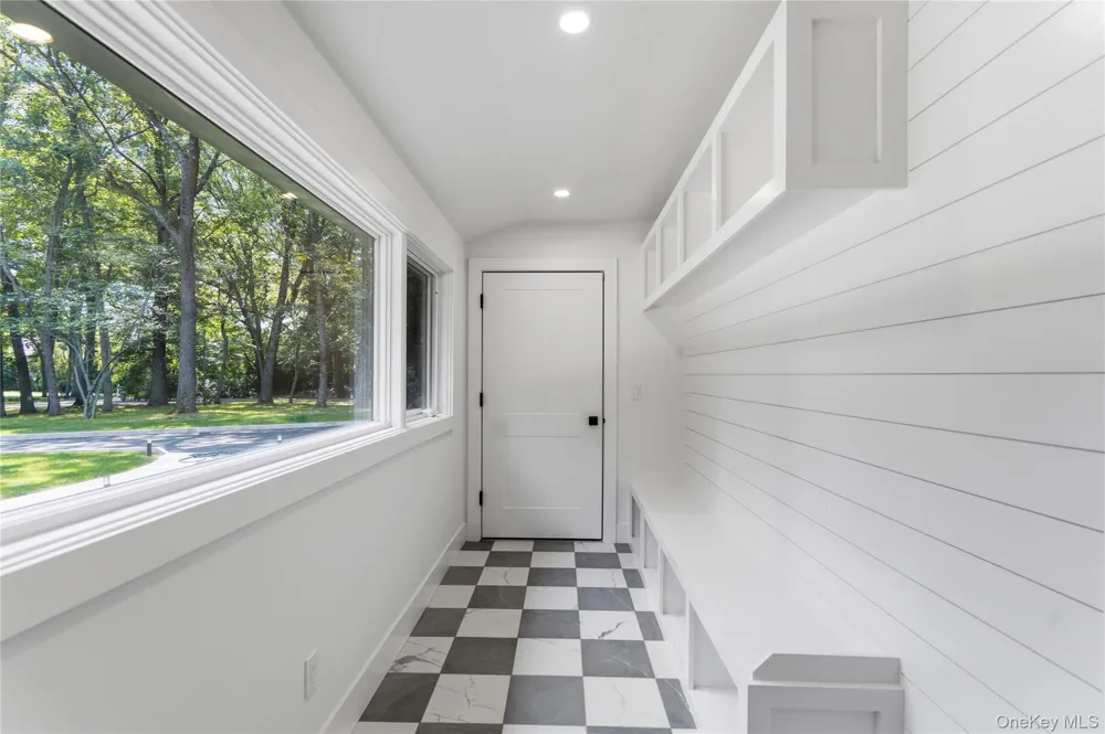 31 Saw Mill Road Cold Spring Harbor, NY 11724