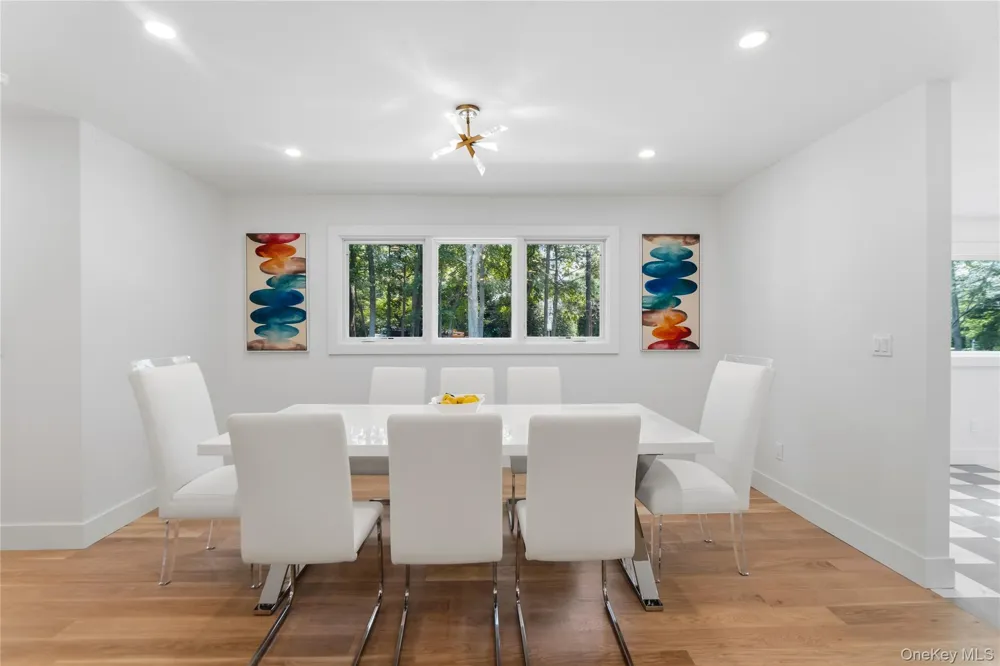 31 Saw Mill Road Cold Spring Harbor, NY 11724