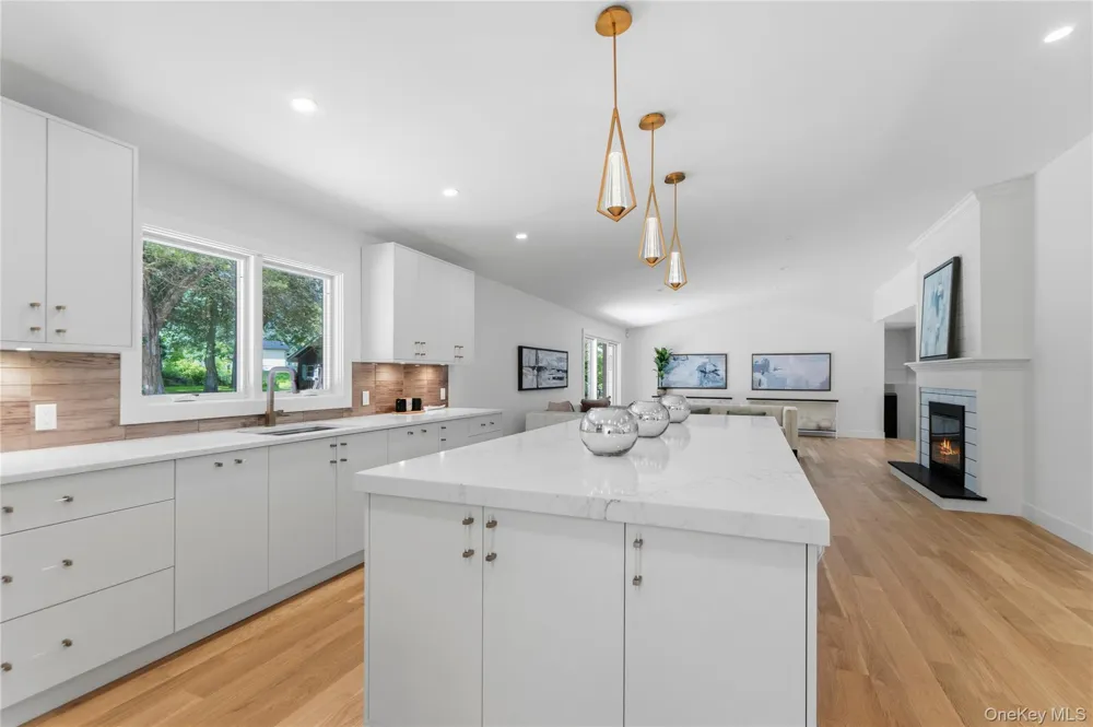 31 Saw Mill Road Cold Spring Harbor, NY 11724