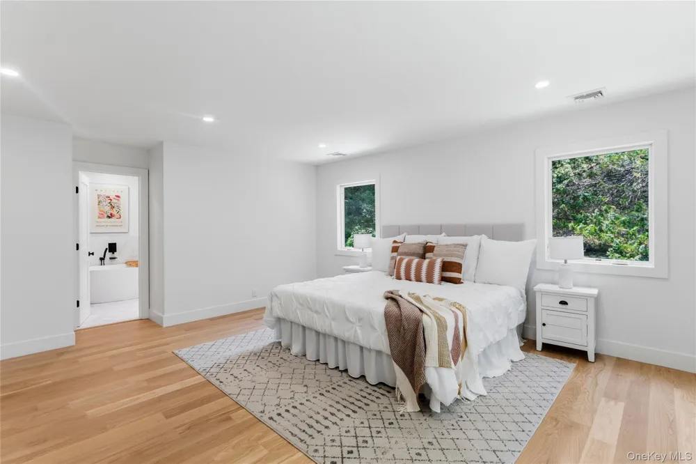31 Saw Mill Road Cold Spring Harbor, NY 11724