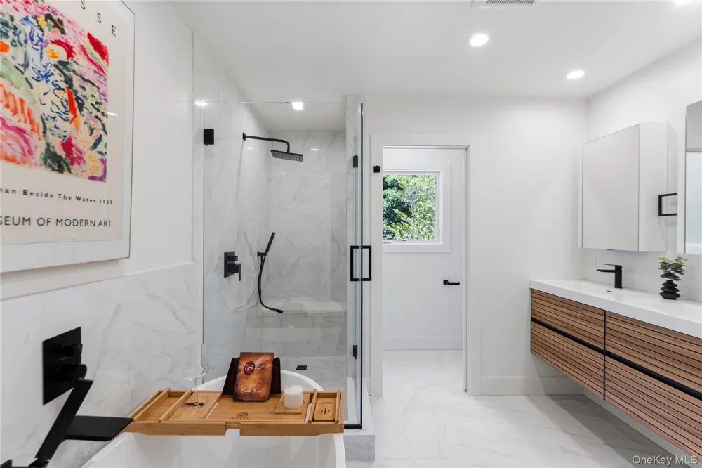 31 Saw Mill Road Cold Spring Harbor, NY 11724