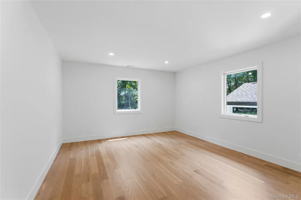 31 Saw Mill Road Cold Spring Harbor, NY 11724