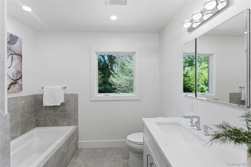 31 Saw Mill Road Cold Spring Harbor, NY 11724